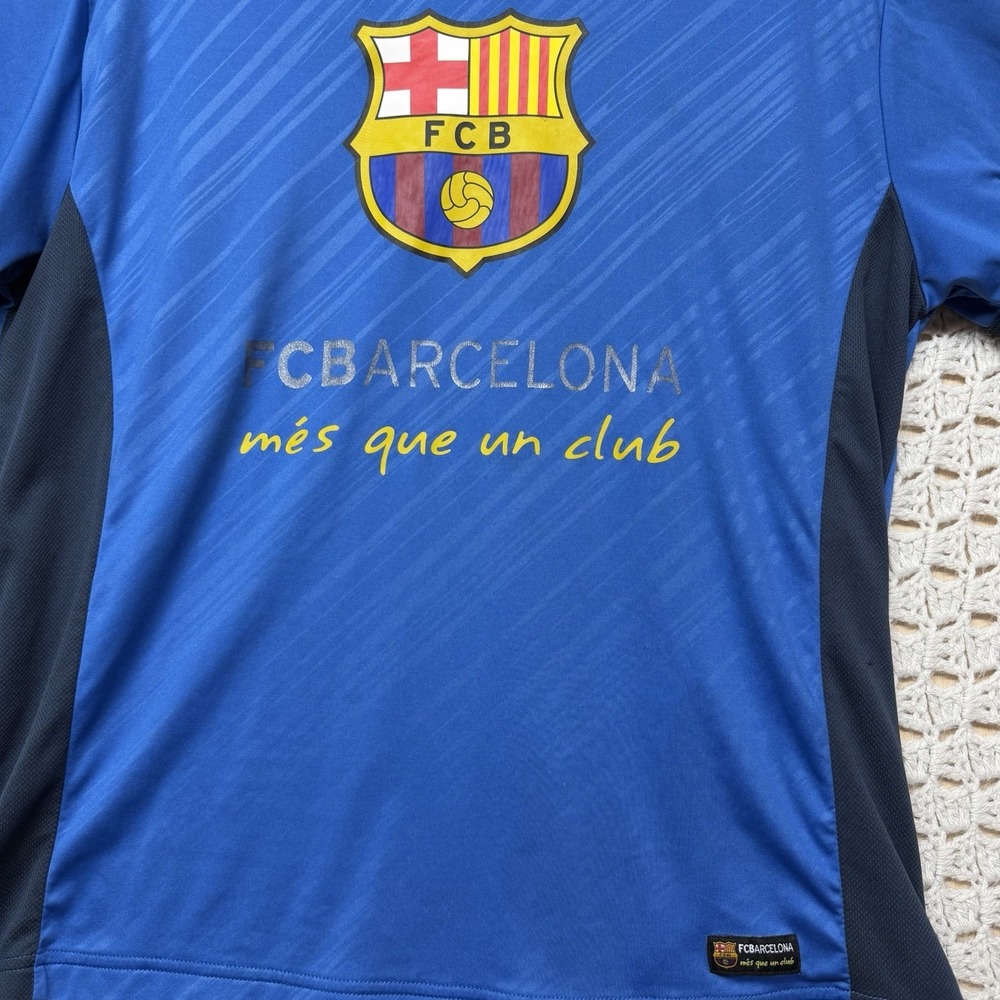 FC‎ Barcelona Futbol Soccer Jersey Shirt Mens Sz XL Short Sleeve Mas Que Un Club - Picture 2 of 7